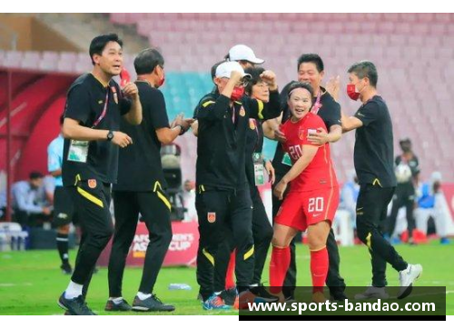 香港女足教练：领航球场的女性力量
