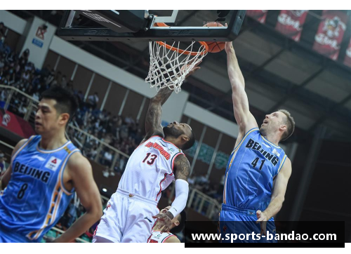 2017年NBA季后赛回顾：勇士和骑士的巅峰对决与戏剧性时刻